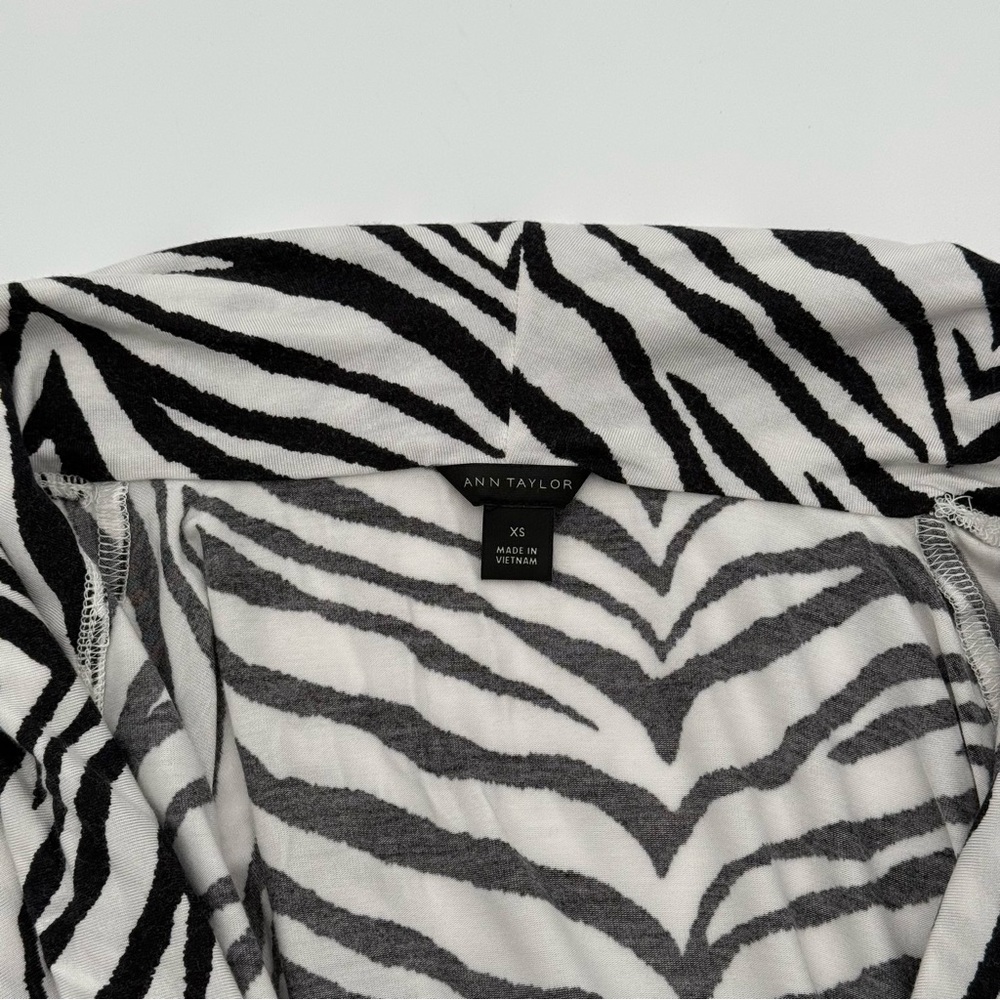 J Crew Women's Zebra Print Shawl Collar Wrap Top XS White Black Shirt Blouse - Picture 5 of 6